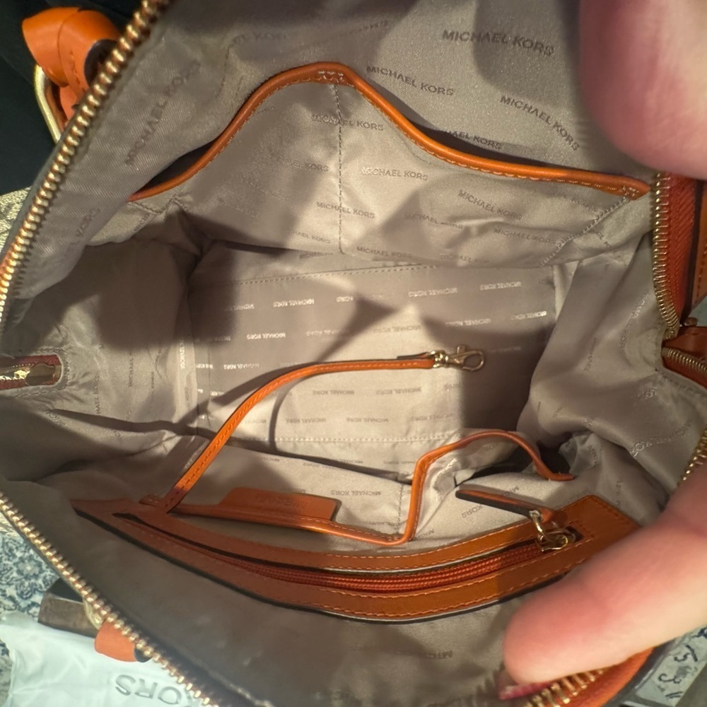 Michael Kors Mercer Duffle (EUC) - Picture 9 of 15